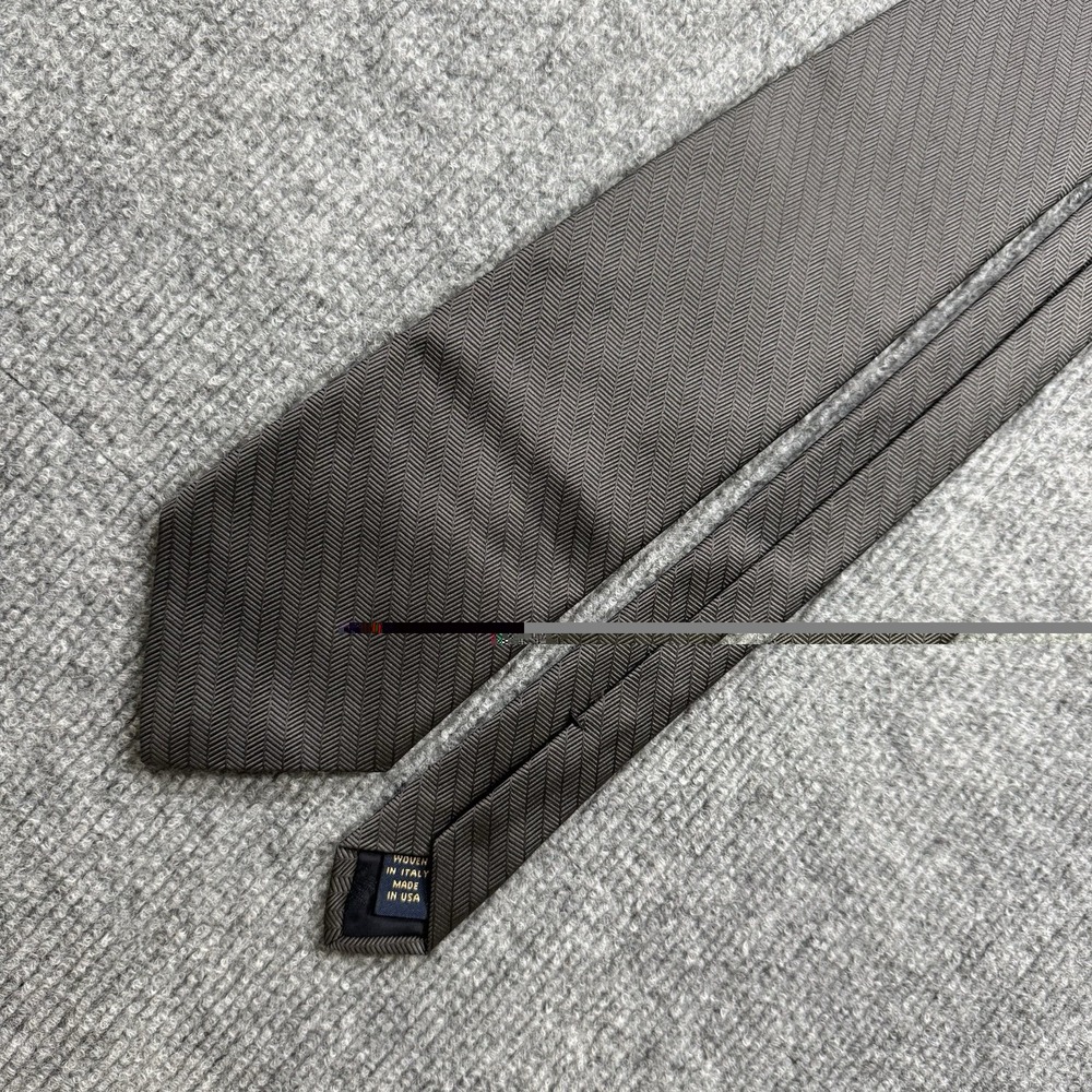 Brooks Brothers Stain Resistant Gray Herringbone Silk Tie Made USA Italy Fabric